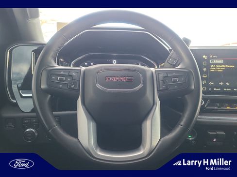 Used 2024 GMC Sierra 2500 SLT w/ SLT Premium Package image 9