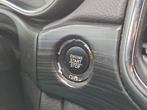 Used 2020 Jeep Grand Cherokee Laredo RWD image 19