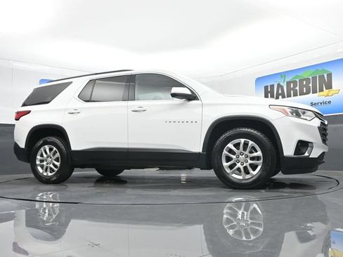Used 2021 Chevrolet Traverse LT FWD image 23