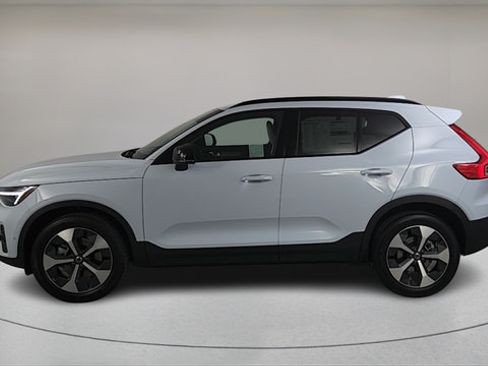 Certified 2026 Volvo XC40 B5 Plus w/ Protection Package Premier AWD/4WD image 7