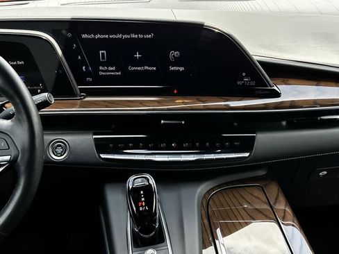 Used 2023 Cadillac Escalade Premium Luxury Platinum w/ LPO, Radiant Package AWD/4WD image 18
