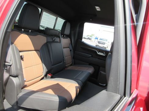 Certified 2024 Chevrolet Silverado 1500 High Country AWD/4WD image 25