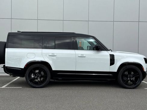 Used 2026 Land Rover Defender 130 X-Dynamic SE AWD/4WD image 6
