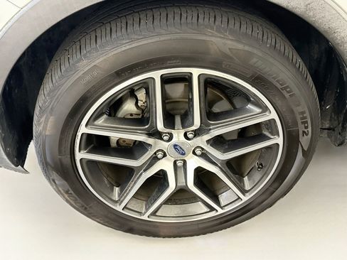Used 2019 Ford Explorer Sport w/ Equipment Group 401A AWD/4WD image 11