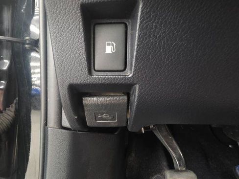 Used 2013 Lexus CT 200h w/ Seat Comfort Pkg FWD image 20