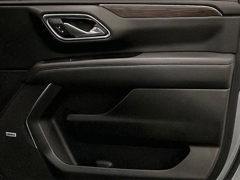 Used 2024 Chevrolet Tahoe Z71 w/ Luxury Package image 18