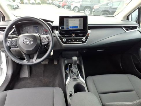Used 2025 Toyota Corolla LE image 9