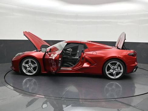 Used 2023 Chevrolet Corvette Stingray Preferred Conv w/ Chrome Exterior Badge Package RWD image 34