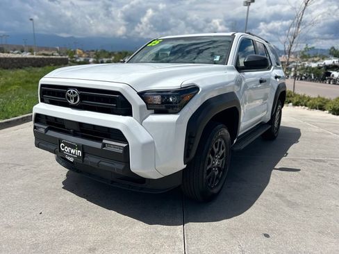 Used 2025 Toyota 4Runner SR5 AWD/4WD image 3