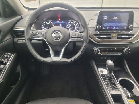 Used 2023 Nissan Altima 2.5 SV FWD image 22