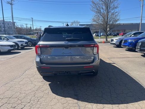 Used 2025 Ford Explorer ST-Line w/ ST-Line Street Pack AWD/4WD image 10