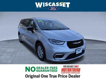 Used 2024 Chrysler Pacifica Touring-L