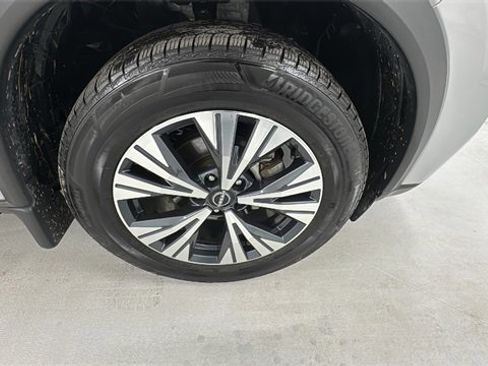 Certified 2022 Nissan Rogue SV image 9