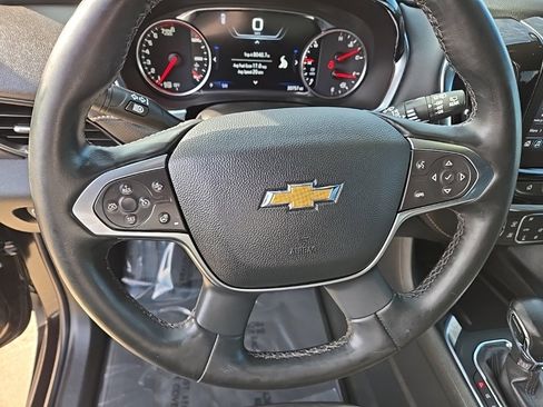 Used 2023 Chevrolet Traverse Premier image 31