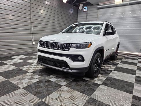 Used 2025 Jeep Compass Latitude w/ Altitude Special Edition AWD/4WD image 42