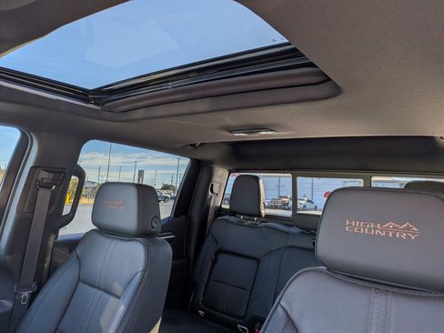Used 2025 Chevrolet Silverado 1500 High Country w/ High Country Premium Package AWD/4WD image 25