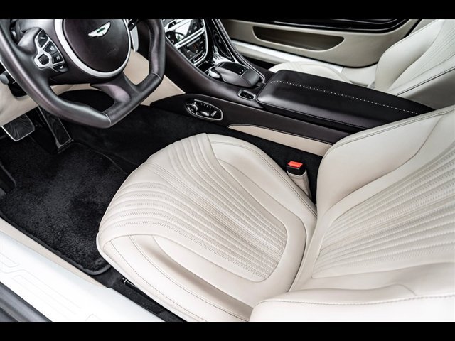 Used 2023 Aston Martin DB11 Coupe RWD image 13