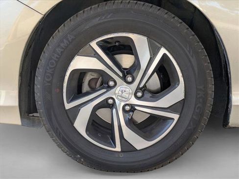 Used 2016 Honda Accord LX image 7