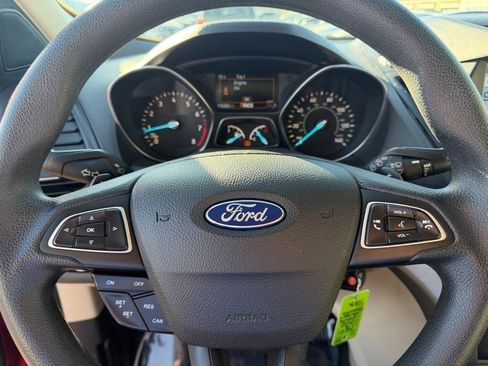 Used 2017 Ford Escape SE w/ Equipment Group 201A FWD image 25