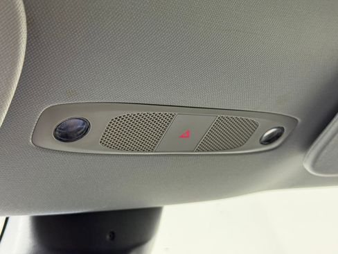 Used 2021 Tesla Model Y Standard Range image 26