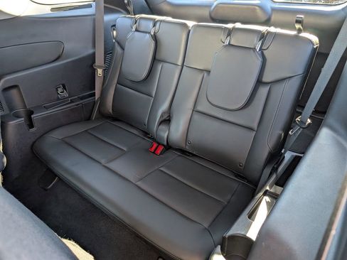 Used 2022 Ford Explorer XLT w/ Equipment Group 202A image 11