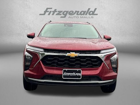 Used 2025 Chevrolet Trax LT FWD image 6
