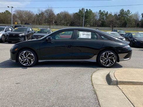 New 2025 Hyundai Ioniq 6 SEL RWD image 4