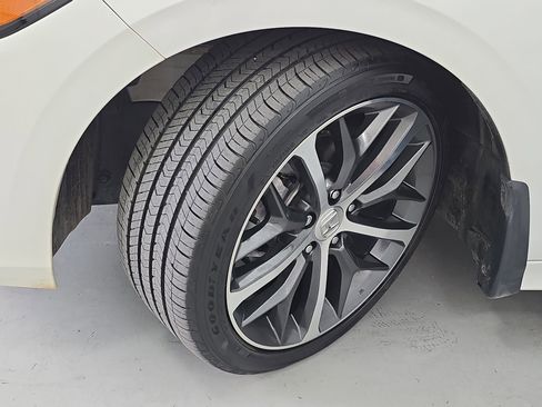 Used 2024 Honda Civic Touring image 32