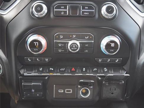 Used 2020 GMC Sierra 2500 AT4 w/ AT4 Premium Package image 17