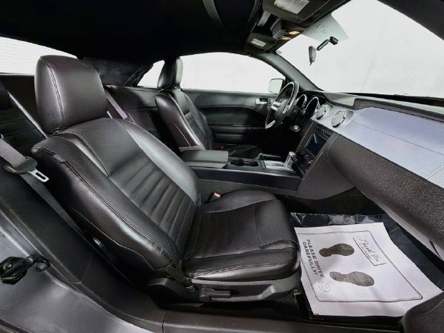 Used 2006 Ford Mustang GT Premium RWD image 27