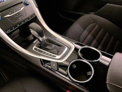 Used 2013 Ford Fusion SE FWD image 16
