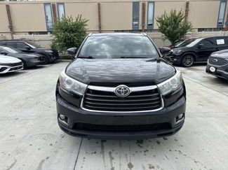 Used 2016 Toyota Highlander Limited Platinum FWD video 2