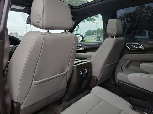 Used 2023 GMC Yukon SLT w/ SLT Premium Package AWD/4WD image 23