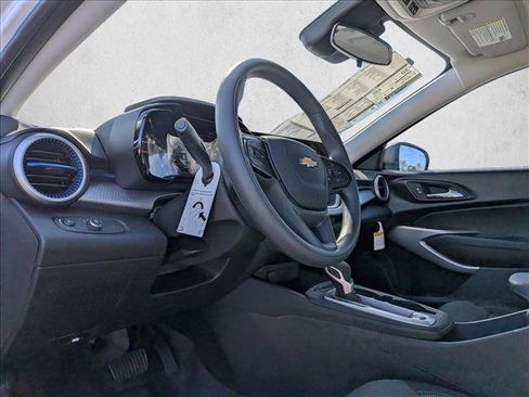 New 2026 Chevrolet Trax LS image 9