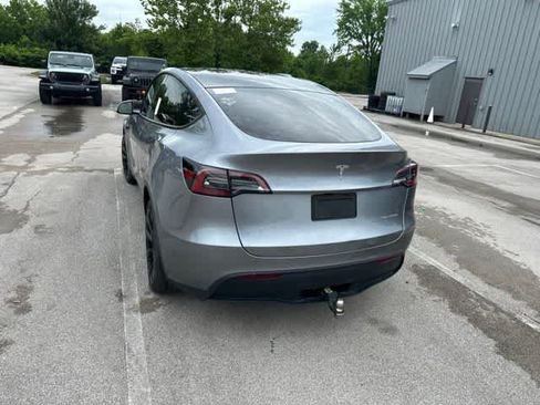 Used 2024 Tesla Model Y Long Range AWD/4WD image 13