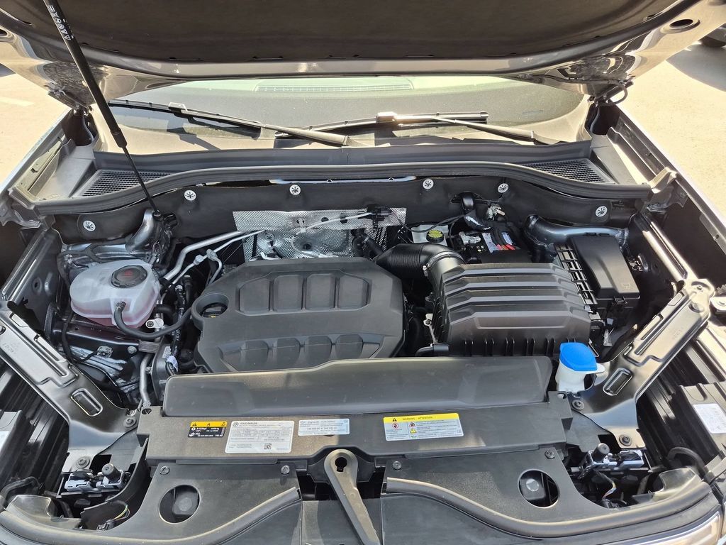 Used 2025 Volkswagen Atlas SE FWD image 35