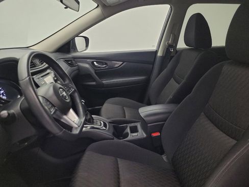 Used 2017 Nissan Rogue SV image 17