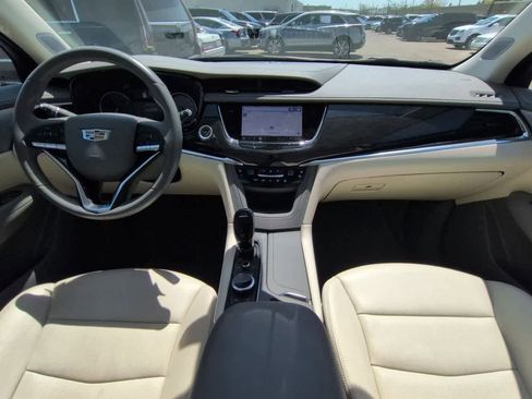 Used 2023 Cadillac XT6 Premium Luxury AWD/4WD image 15