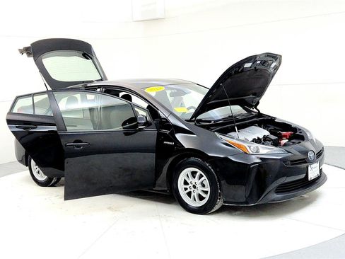 Certified 2019 Toyota Prius LE image 12