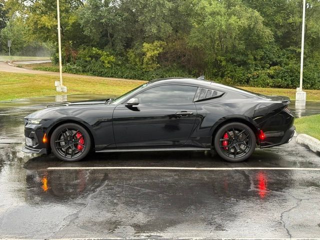 Used 2024 Ford Mustang GT RWD image 5