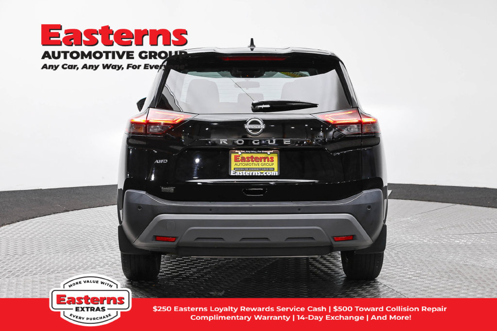 Used 2023 Nissan Rogue S AWD/4WD image 7