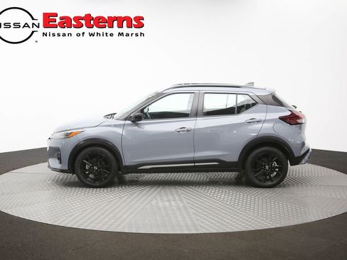 Used 2023 Nissan Kicks SR w/ SR Premium Package FWD image 59