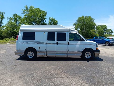 Used 2004 Chevrolet Express 3500 Extended RWD image 4