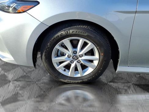 Used 2025 Toyota Camry LE image 11