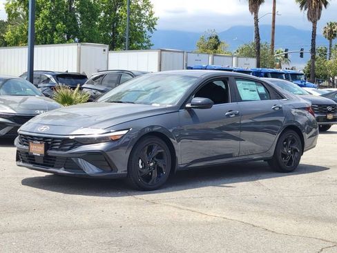 New 2026 Hyundai Elantra SEL Sport FWD image 2