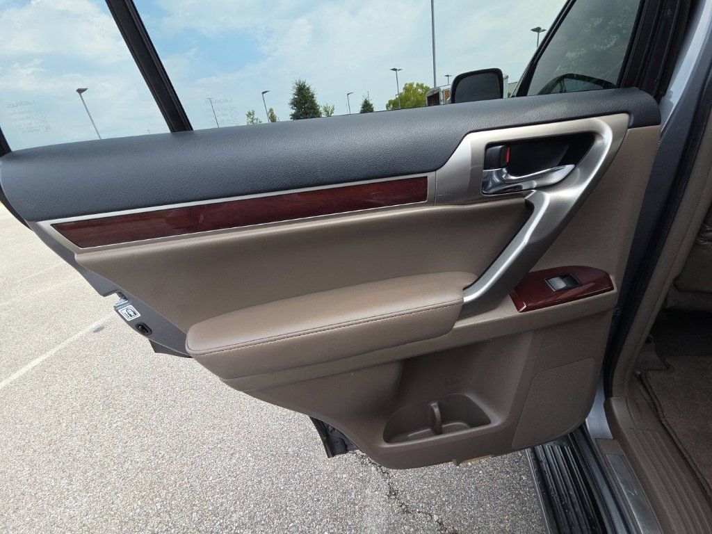 Used 2018 Lexus GX 460 Premium w/ Premium Package AWD/4WD image 16