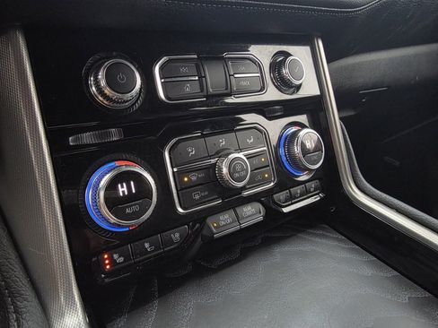 Used 2021 GMC Yukon XL Denali image 19