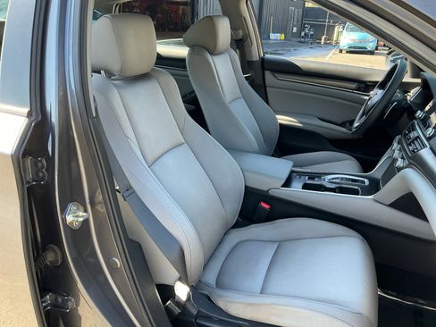 Used 2019 Honda Accord image 21