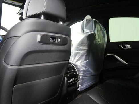 New 2026 BMW X6 xDrive40i w/ Climate Comfort Package image 17