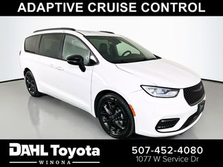 Used 2025 Chrysler Pacifica Limited video 1